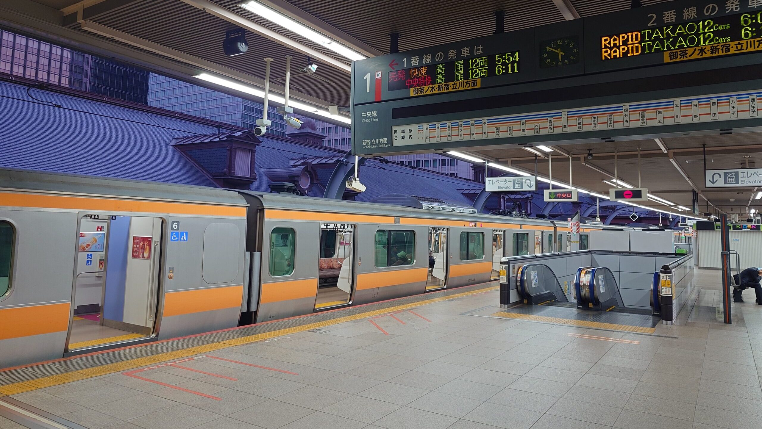 40代男の一人旅の始まりは東京駅から